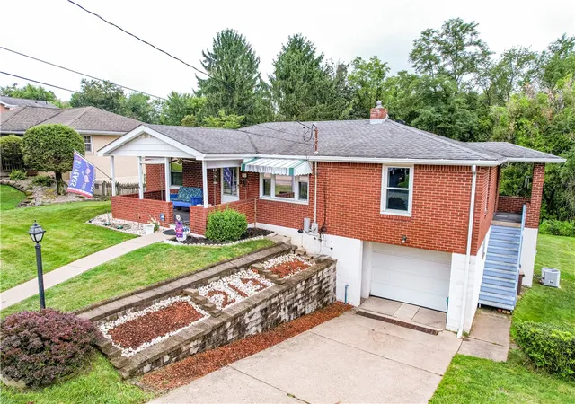 Photo 2 of Single family home for sale at 213 Margaret Ave, Hempfield Twp, PA 15644 | MLS# 1769326 | Listing updated on 2026-09-12