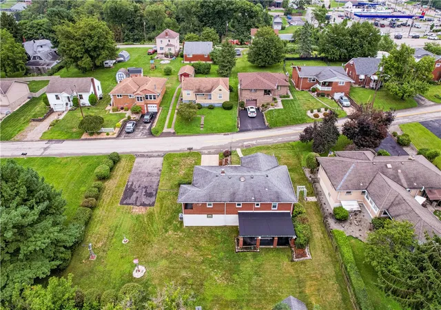 Photo 3 of Single family home for sale at 213 Margaret Ave, Hempfield Twp, PA 15644 | MLS# 1769326 | Listing updated on 2026-10-04