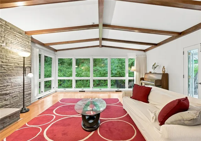 Photo 2 of Single family home for sale at 101 Tomahawk Dr, Fox Chapel, PA 15215 | MLS# 1769550 | Listing updated on 2026-09-06