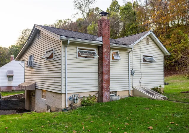Photo 2 of Single family home for sale at 181 Firden Ln, Elizabeth Twp/boro, PA 15037 | MLS# 1769419 | Listing updated on 2026-09-08
