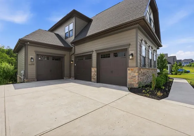 Photo 3 of Single family home for sale at 123 Abigail Dr, Adams Twp, PA 16046 | MLS# 1769681 | Listing updated on 2026-09-12