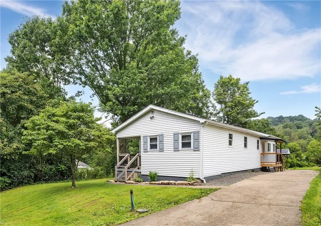 Single family home for sale at 139 Booth Rd, Gilpin Twp, PA 15656 | MLS# 1769357