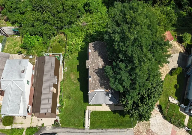 Photo 19 of Sale Pending at 1327 Triana St, Carrick, PA 15210 | MLS# 1769684 | Listing updated on 2026-09-06