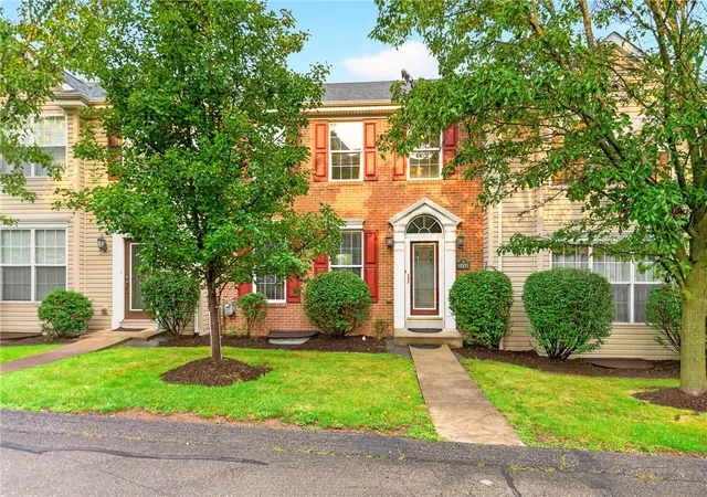 Photo 2 of Townhouse for sale at 10555 Forest Hl Dr, Mc Candless, PA 15090 | MLS# 1769501 | Listing updated on 2026-09-12