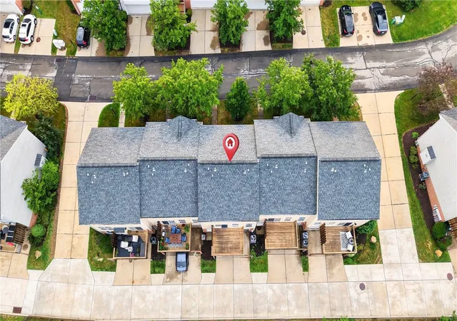 Photo 3 of Townhouse for sale at 10555 Forest Hl Dr, Mc Candless, PA 15090 | MLS# 1769501 | Listing updated on 2026-09-12