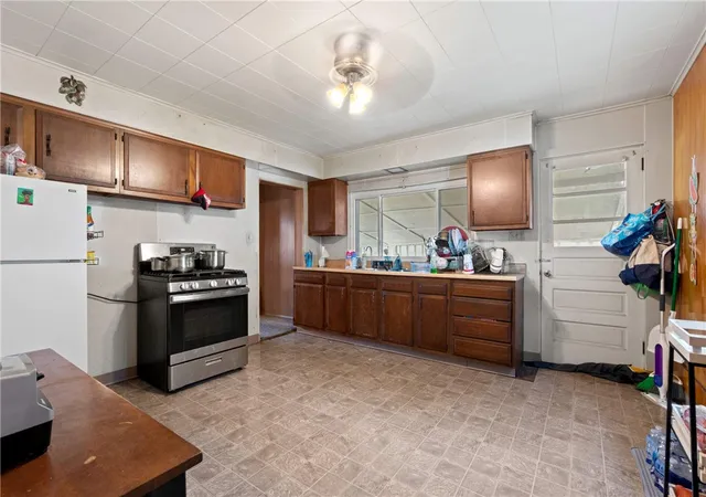 Photo 3 of Single family home for sale at 112 Bouquet St, Whitaker, PA 15120 | MLS# 1769706 | Listing updated on 2026-09-15