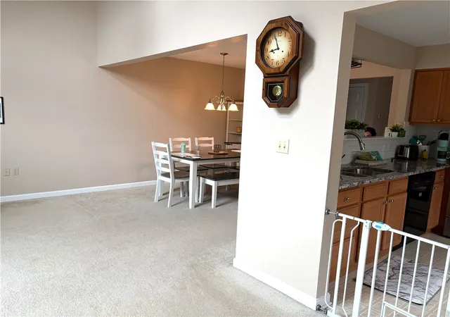 Listing Photo 5 - Condo for sale in building located at 605 Berrington, Bethel Park, PA 15102