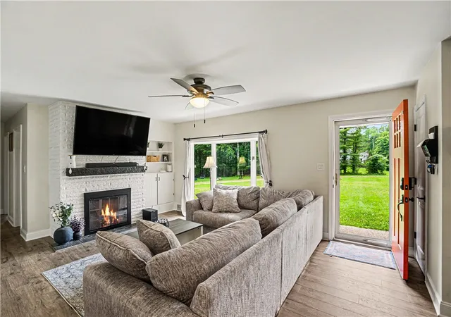Photo 4 of Single family home for sale at 456 E Maitland Ln, Neshannock Twp, PA 16105 | MLS# 1769637 | Listing updated on 2026-09-01