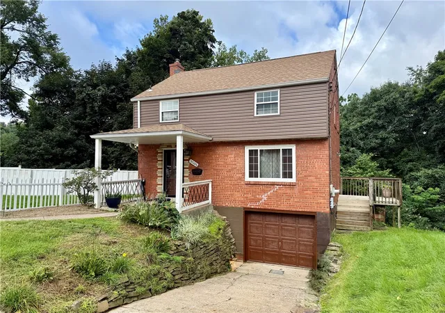Photo 3 of Single family home for sale at 5105 White Oak Dr, Penn Hills, PA 15147 | MLS# 1769661 | Listing updated on 2026-09-12