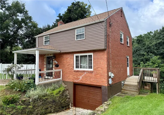 Photo 4 of Single family home for sale at 5105 White Oak Dr, Penn Hills, PA 15147 | MLS# 1769661 | Listing updated on 2026-09-12