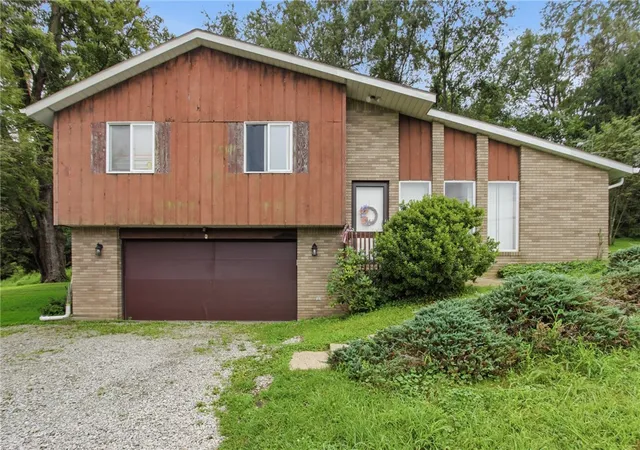 Photo 1 of Single family home for sale at 1025 Willowbrook Rd, Rostraver, PA 15089 | MLS# 1769593 | Listing updated on 2026-09-07