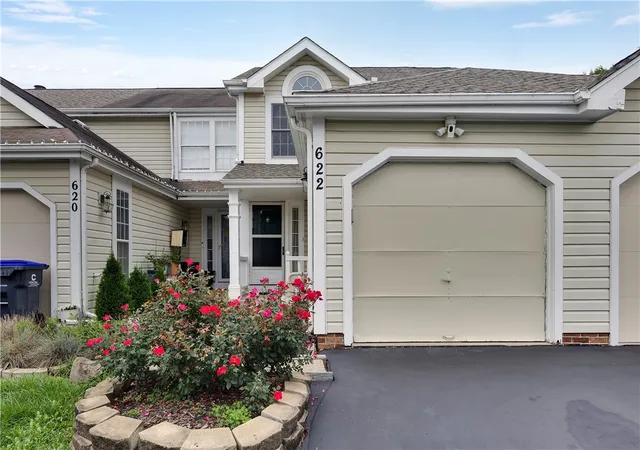 Photo 2 of Sale Pending at 622 Sarah Ct, Cranberry Twp, PA 16066 | MLS# 1769682 | Listing updated on 2026-09-14