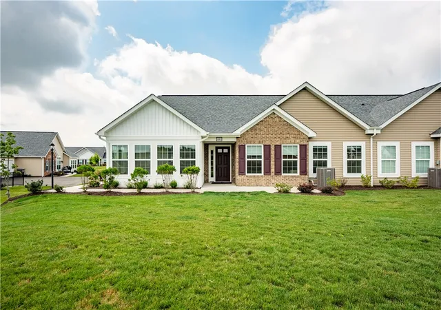 Condo for sale at 1083 Forest Oaks Dr, Twp of But NW, PA 16001 | MLS# 1769319