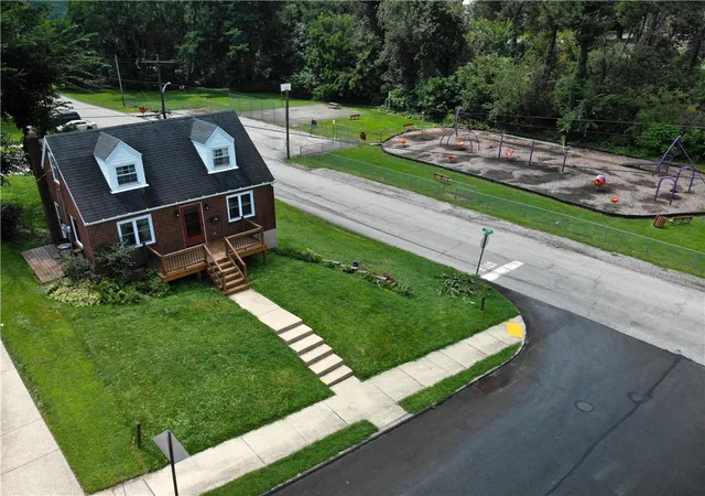 Photo 3 of Single family home for sale at 702 Mcarthur, City Of Greensburg, PA 15601 | MLS# 1769202 | Listing updated on 2026-09-08
