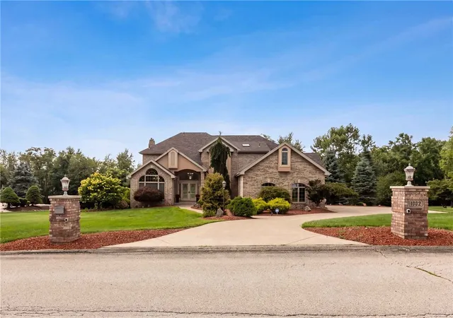 Photo 2 of Single family home for sale at 1002 Kings Ct, Level Green, PA 15085 | MLS# 1769712 | Listing updated on 2026-09-10