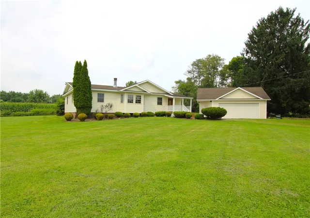 Photo 2 of Single family home for sale at 105 Sunset Rd, Lackawannock Twp, PA 16148 | MLS# 1769581 | Listing updated on 2026-09-25