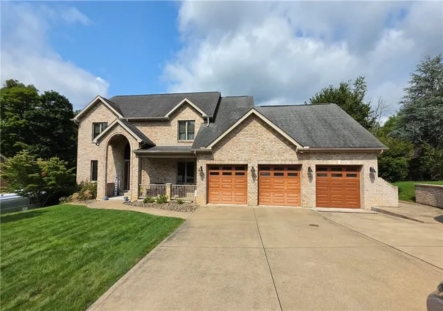 Photo 4 of Single family home for sale at 2182 Bradbury Ln, North Huntingdon, PA 15642 | MLS# 1769790 | Listing updated on 2026-10-07