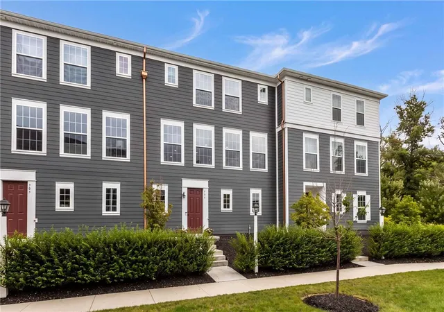 Photo 3 of Townhouse for sale at 503 Stallings Ln, Cranberry Twp, PA 16066 | MLS# 1769444 | Listing updated on 2026-09-18