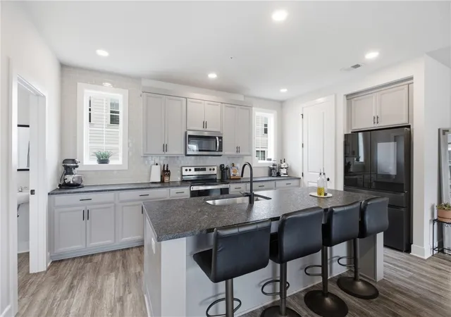 Photo 3 of Townhouse for sale at 503 Stallings Ln, Cranberry Twp, PA 16066 | MLS# 1769444 | Listing updated on 2026-09-18