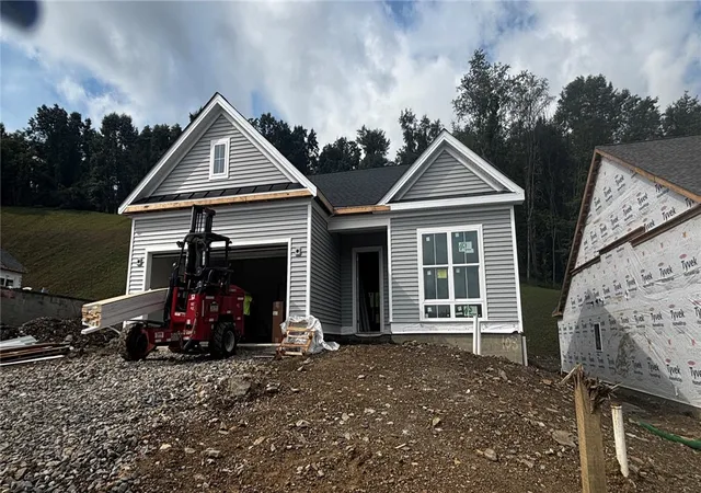 Photo 4 of Single family home for sale at 253 Oliver Dr, South Park, PA 15129 | MLS# 1769800 | Listing updated on 2026-10-15
