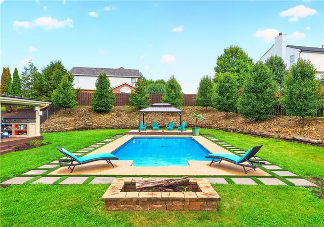 Photo 3 of Single family home for sale at 132 Birch Dr, Elizabeth Twp/boro, PA 15037 | MLS# 1769733 | Listing updated on 2026-09-14