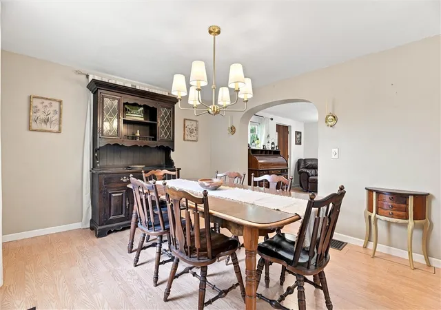 Photo 4 of Single family home for sale at 352 Mountain View Rd, Union Twp, PA 16101 | MLS# 1769188 | Listing updated on 2026-09-14