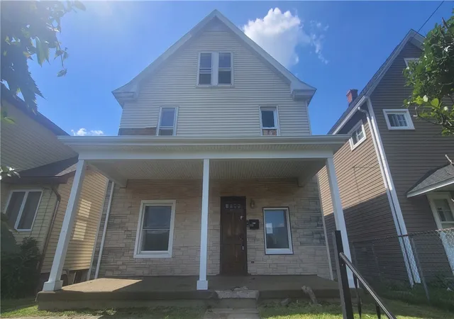 Photo 2 of Single family home for sale at 232 W 3rd Street, Derry Boro, PA 15627 | MLS# 1769819 | Listing updated on 2026-09-04