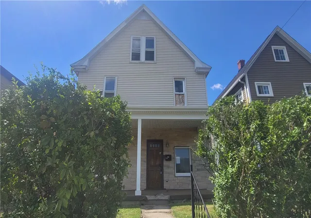 Photo 3 of Single family home for sale at 232 W 3rd Street, Derry Boro, PA 15627 | MLS# 1769819 | Listing updated on 2026-09-04