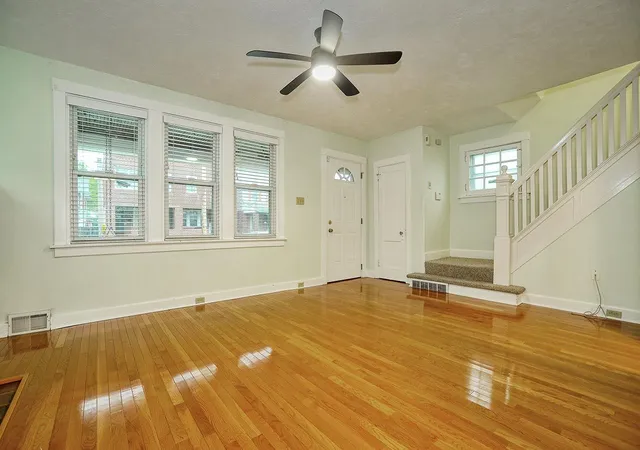 Photo 3 of Sale Pending at 329 W Penn Pl, Friendship Park, PA 15224 | MLS# 1769820 | Listing updated on 2026-09-11