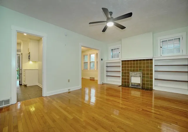 Photo 3 of Sale Pending at 329 W Penn Pl, Friendship Park, PA 15224 | MLS# 1769820 | Listing updated on 2026-09-11