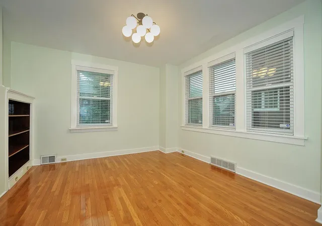 Photo 4 of Sale Pending at 329 W Penn Pl, Friendship Park, PA 15224 | MLS# 1769820 | Listing updated on 2026-09-11