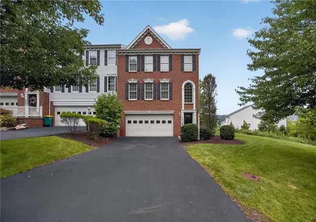 Photo 2 of Townhouse for sale at 1038 Woodlawn Dr, North Strabane, PA 15317 | MLS# 1769759 | Listing updated on 2026-10-06