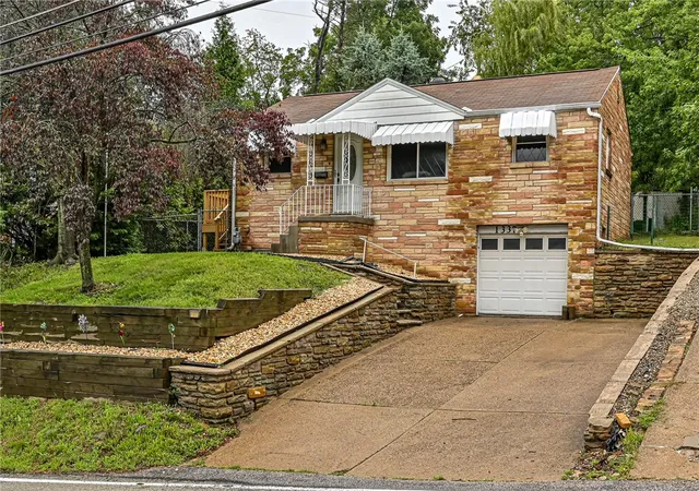 Photo 1 of Single family home for sale at 1337 Hamilton Rd, Castle Shannon, PA 15234 | MLS# 1769832 | Listing updated on 2026-09-01