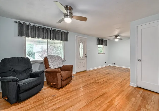 Photo 3 of Single family home for sale at 1337 Hamilton Rd, Castle Shannon, PA 15234 | MLS# 1769832 | Listing updated on 2026-09-01
