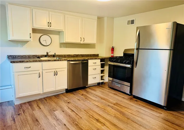 Photo 3 of House for sale at 197-199 E Bellevue Ave, Ross Twp, PA 15202 | MLS# 1769846 | Listing updated on 2026-09-12