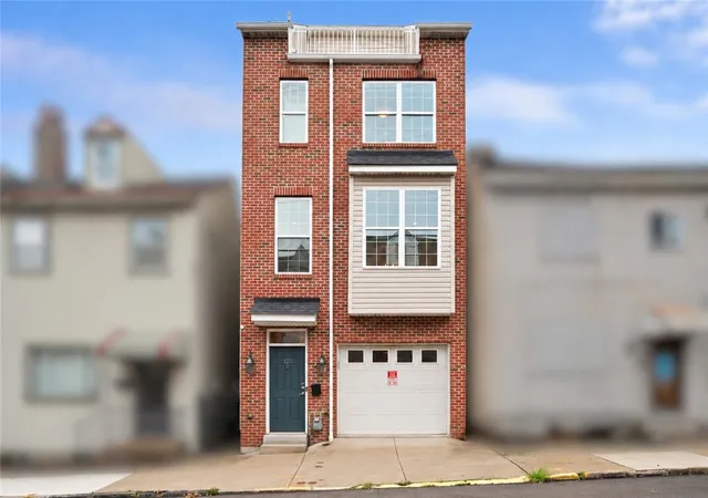 Photo 1 of Single family home for sale at 127 S 13th Street, South Side, PA 15203 | MLS# 1769151 | Listing updated on 2026-09-11