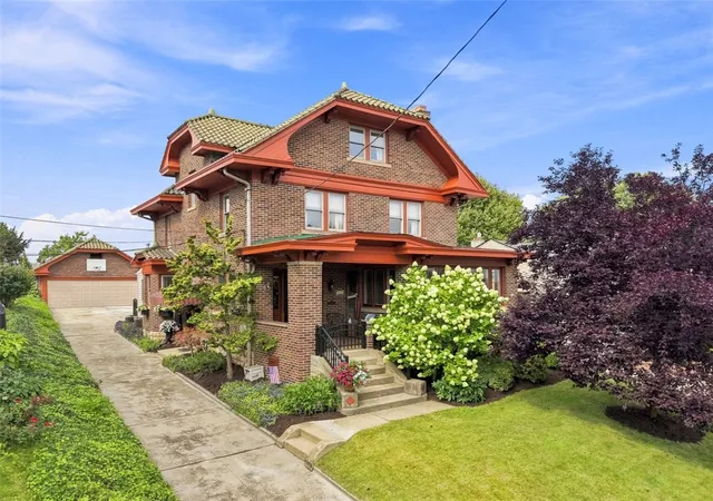 Photo 1 of Single family home for sale at 115 W Brentridge Ave, Brentwood, PA 15227 | MLS# 1769770 | Listing updated on 2026-09-12