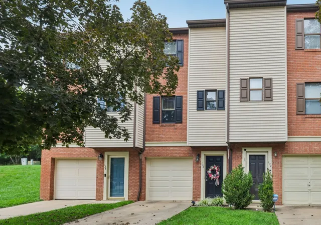 Townhouse for sale at 136 Mosside Loop, Seven Fields Boro, PA 16046 | MLS# 1769883