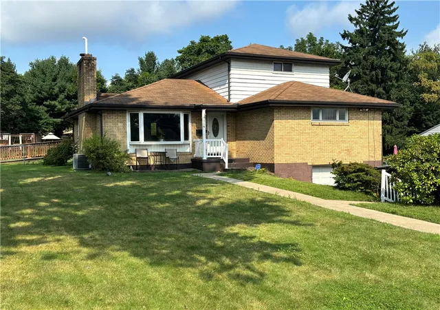 Photo 3 of Single family home for sale at 114 Carson St, Monroeville, PA 15146 | MLS# 1769802 | Listing updated on 2026-09-02