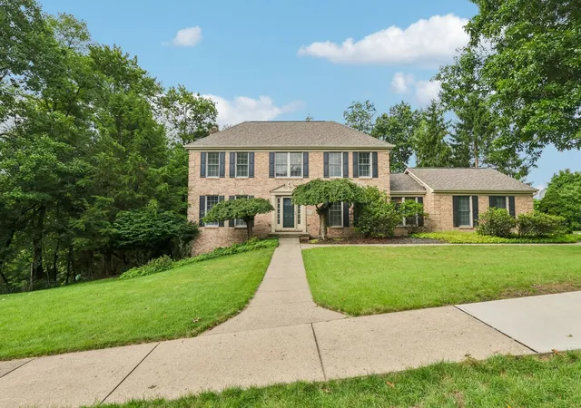 Photo 2 of Sale Pending at 1700 Saw Grass Ct, Franklin Park, PA 15237 | MLS# 1769902 | Listing updated on 2026-10-01