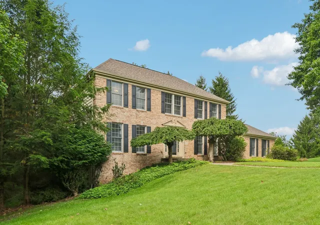 Photo 3 of Sale Pending at 1700 Saw Grass Ct, Franklin Park, PA 15237 | MLS# 1769902 | Listing updated on 2026-10-01