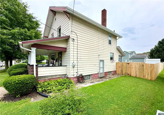 Photo 2 of Single family home for sale at 1028 Dewey Ave, New Castle, PA 16101 | MLS# 1769849 | Listing updated on 2026-09-12