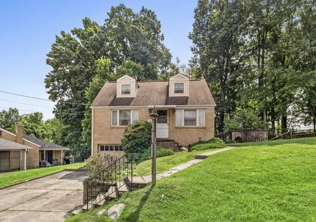 Photo 1 of Single family home for sale at 5035 Clelia Dr, Baldwin Boro, PA 15236 | MLS# 1769585 | Listing updated on 2026-09-15