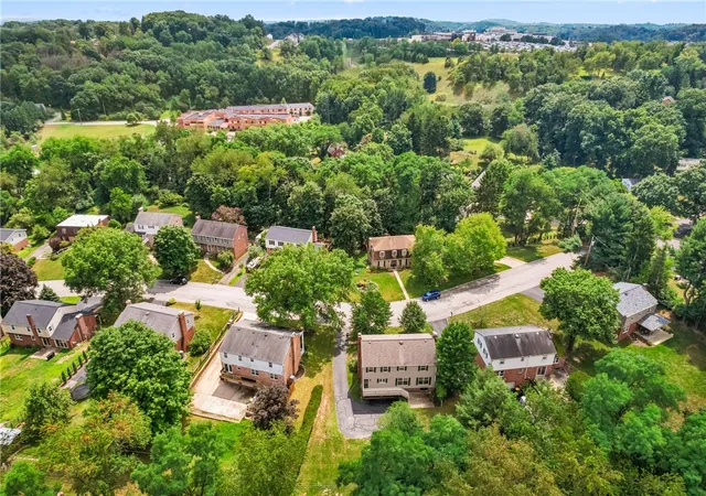 Photo 50 of Sale Pending at 130 Laurelwood Dr, Ross Twp, PA 15237 | MLS# 1769915 | Listing updated on 2026-09-08