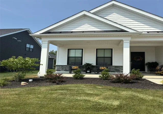 Photo 3 of Single family home for sale at 1033 Pasture Dr, Economy, PA 15005 | MLS# 1769935 | Listing updated on 2026-09-26