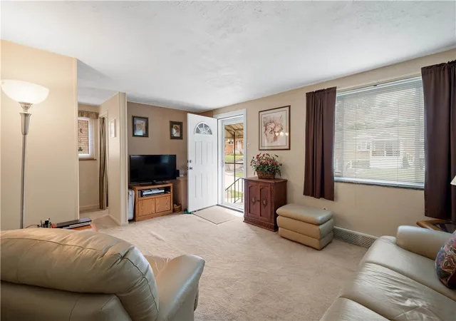 Photo 3 of Sale Pending at 654 Perrilyn St, Brookline, PA 15226 | MLS# 1769963 | Listing updated on 2026-09-01