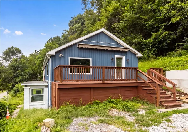 Photo 2 of Single family home for sale at 850 Gypsy Glen Rd, Brighton Twp, PA 15009 | MLS# 1769964 | Listing updated on 2026-09-09