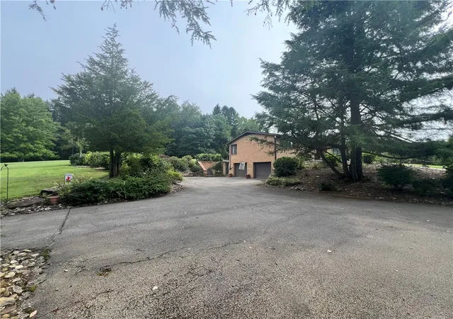 Photo 3 of Single family home for sale at 327 Holyoke Rd, Center Twp, PA 16001 | MLS# 1769966 | Listing updated on 2026-10-04