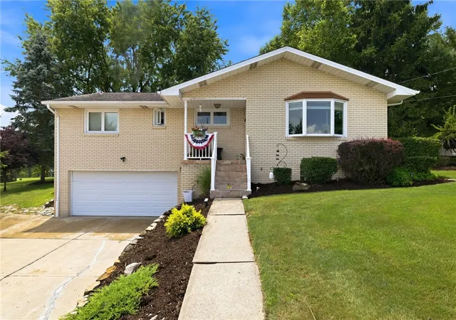 Photo 2 of Single family home for sale at 124 Shellbark St, Jefferson Hills, PA 15025 | MLS# 1769455 | Listing updated on 2026-10-02