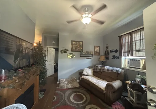Listing Photo 4 - Condo for sale in building located at 1875 5th Ave, Freedom, PA 15042